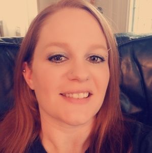 Meet your Posher, Apryl